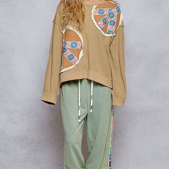 PLSCH POL Round neck long balloon sleeve in thermal Peace top - Picture 2 of 6